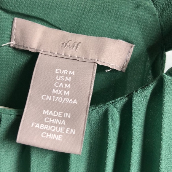 Sage, green H&M, pleated layered tank medium excellent condition like new - Picture 3 of 12